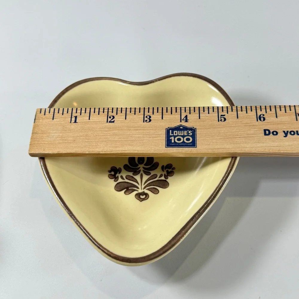 VTG Pfaltzgraff Heart Dish Tan Brown VTG 2004 Village Folk Art Cottagecore Bowl
